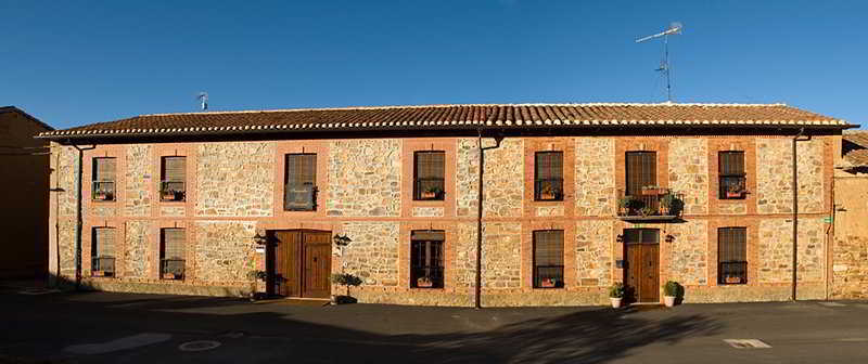 Posada Real Pascual Santa Maria De  La Vega Exterior photo